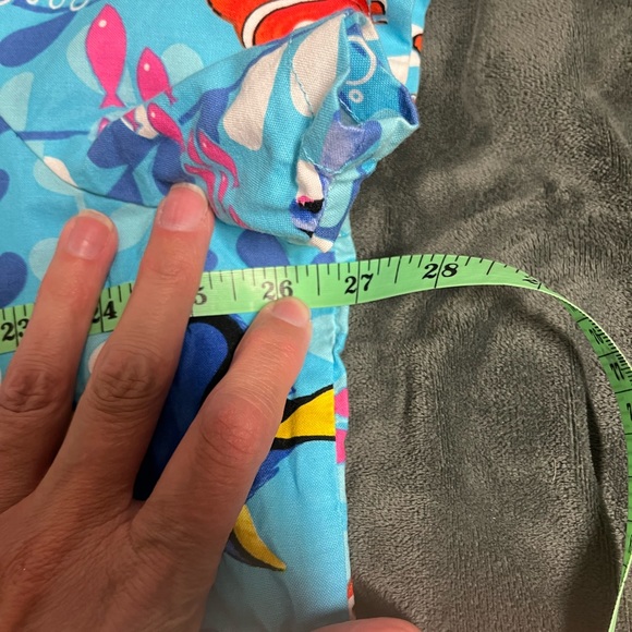 NWOT Disney scrub top Finding Dori - Picture 3 of 4